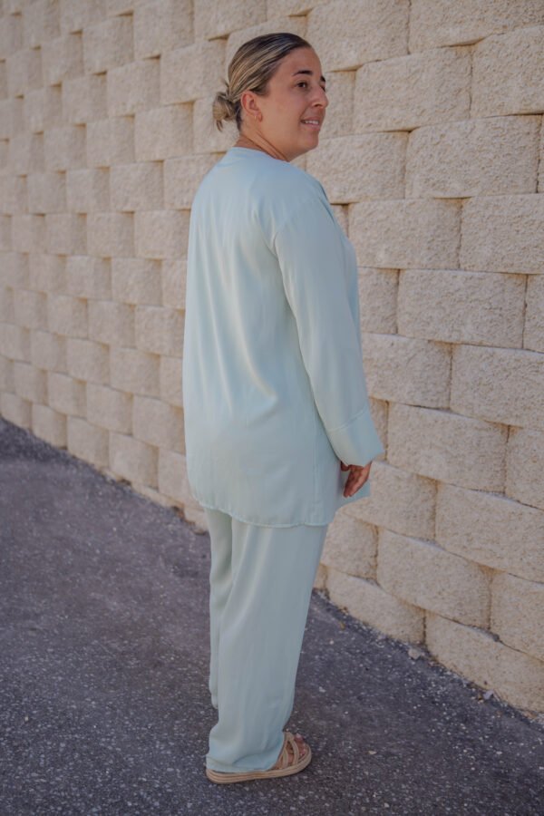 Conjunto dos piezas camisa y pantalón verde agua