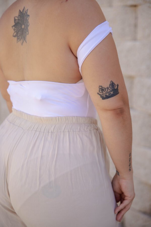 Pantalón pata ancha cintura elástica beige Kahlo Butik moda