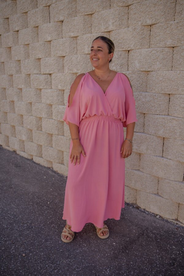 Vestido largo con escote en V y apertura en las mangas rosa princesa