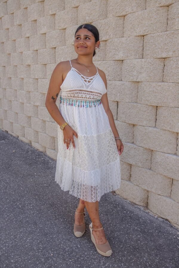 Vestido de tirantes escote crochet blanco Kahlo Butik