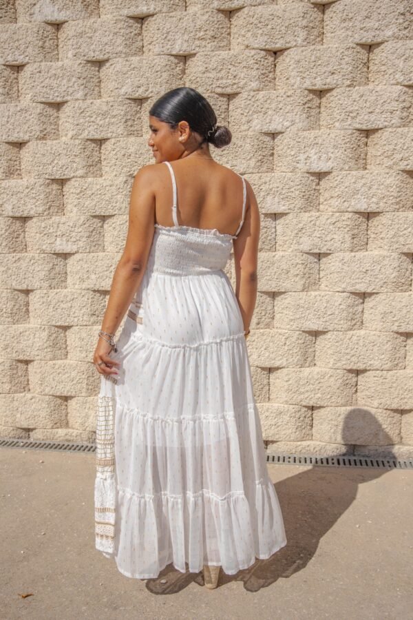 v1802-01-009-09 Vestido bohemio de tirantes blanco con detalles en dorado