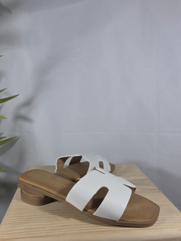 Sandalias Carmela color blanco