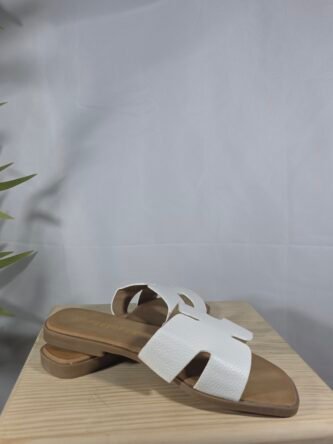Sandalias Carmela color blanco