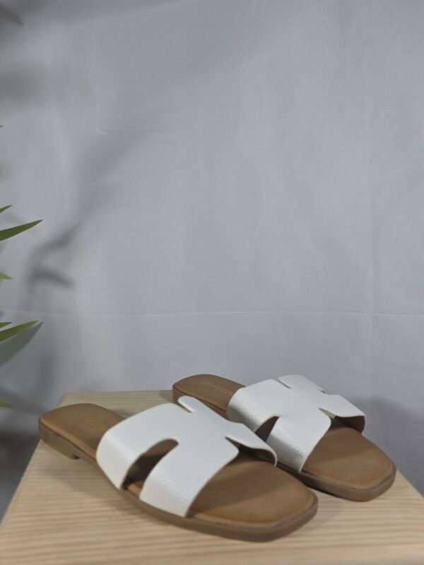 Sandalias Carmela color blanco