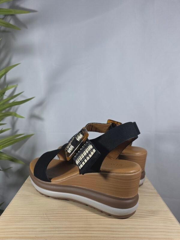 Sandalia Rocío con plataforma color negro