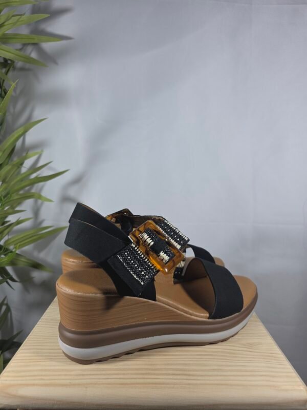 Sandalia Rocío con plataforma color negro