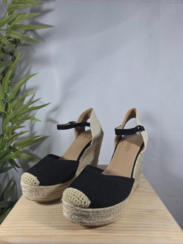 Cuñas Sofia color negro