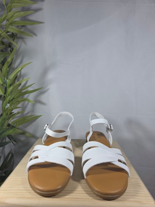 Sandalia Candela color blanco