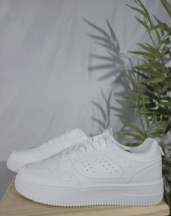 Deportivas blancas3 Zapatillas deportivas blancas