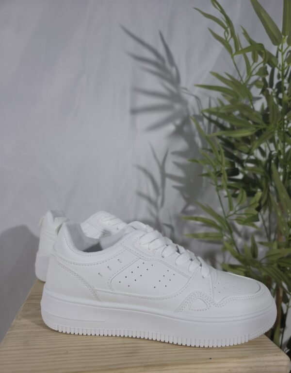 Deportivas blancas6 Zapatillas deportivas blancas