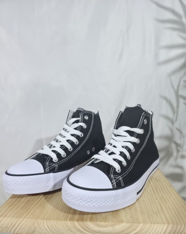 Zapatillas botines de tela negras