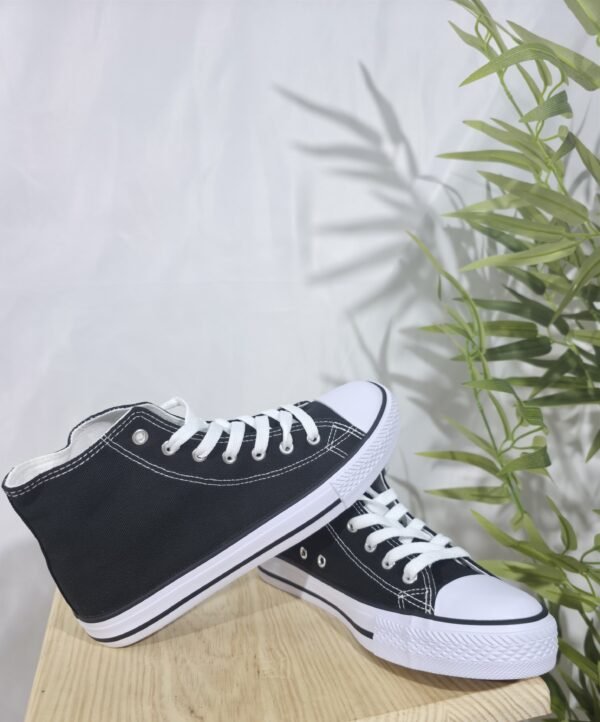 Zapatillas botines de tela negras