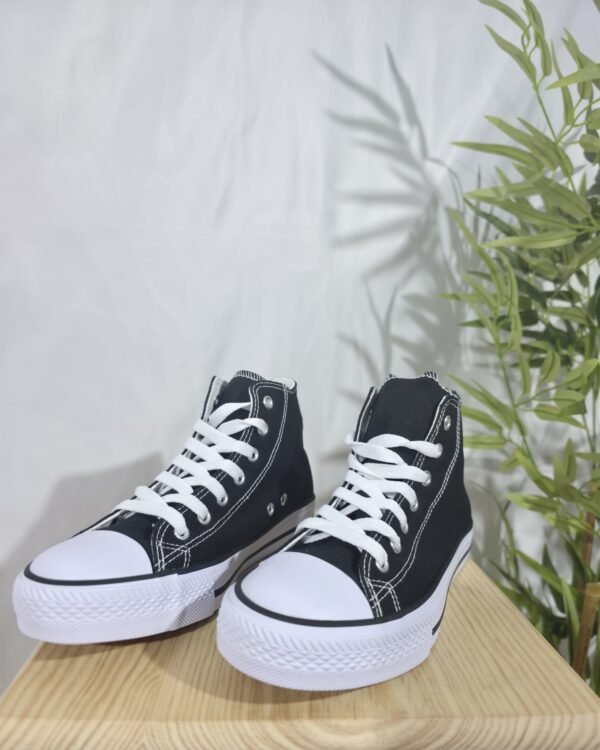 Zapatillas botines de tela negras