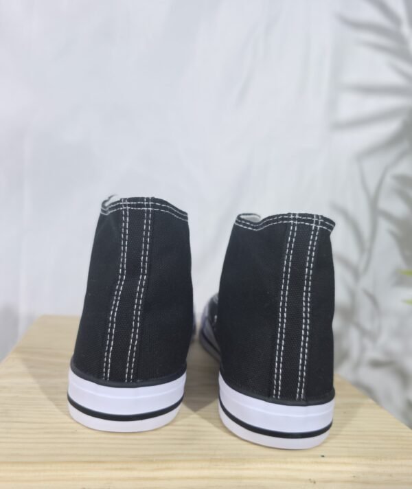 Zapatillas botines de tela negras