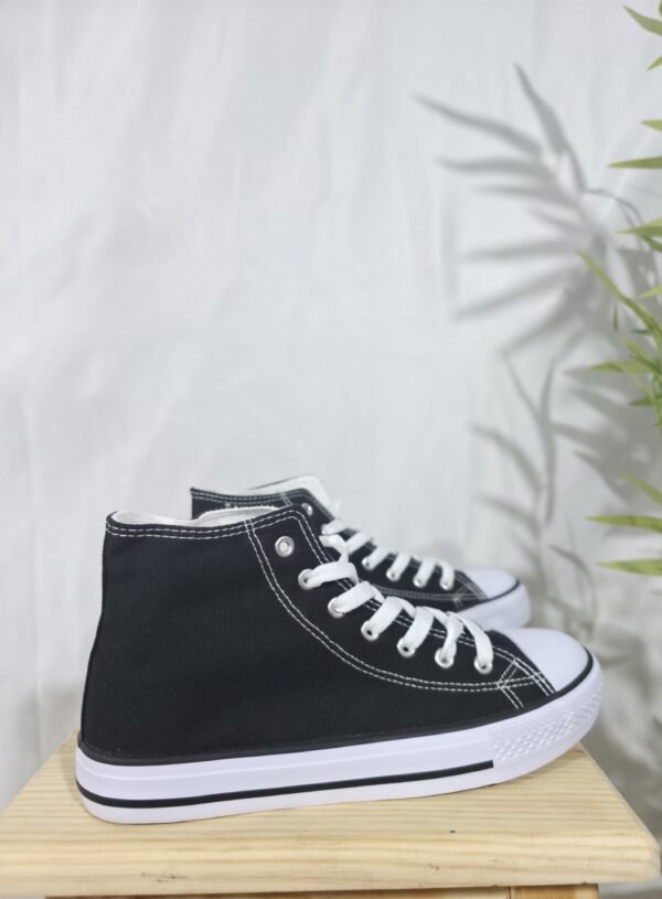 Zapatillas botines de tela negras