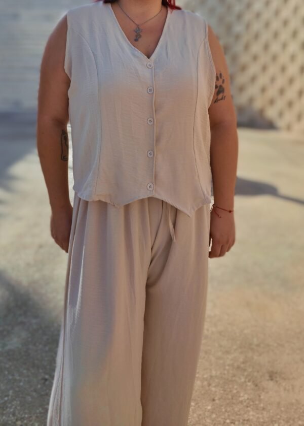 Conjunto dos piezas pantalón y chaleco color beige