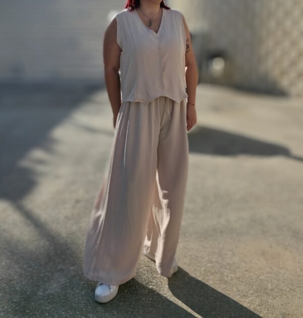 Conjunto dos piezas pantalón y chaleco color beige