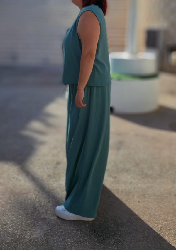 Conjunto dos piezas pantalón y chaleco azul Capri