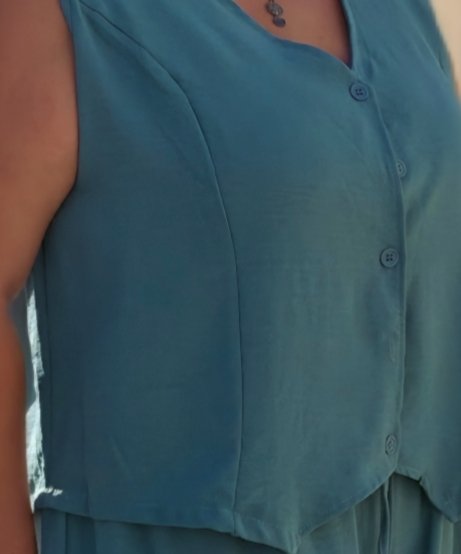 Conjunto dos piezas pantalón y chaleco azul Capri