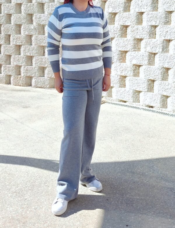 Conjunto jerséis y pantalón de punto, de rallas blanco/gris