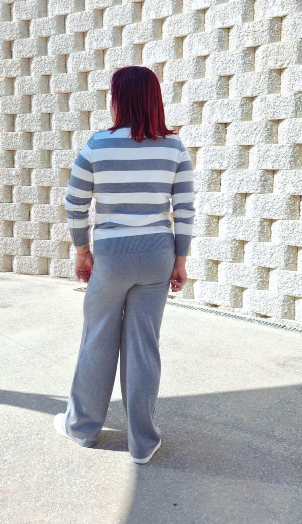 Conjunto jerséis y pantalón de punto, de rallas blanco/gris
