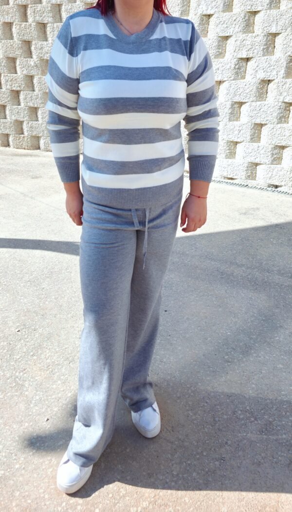 Conjunto jerséis y pantalón de punto, de rallas blanco/gris
