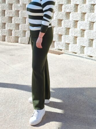 Conjunto jerséis y pantalón de punto, de rallas blanco/verde oliva