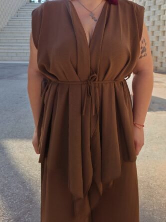 Conjunto pantalón palazo y blusa kimono color Marrón