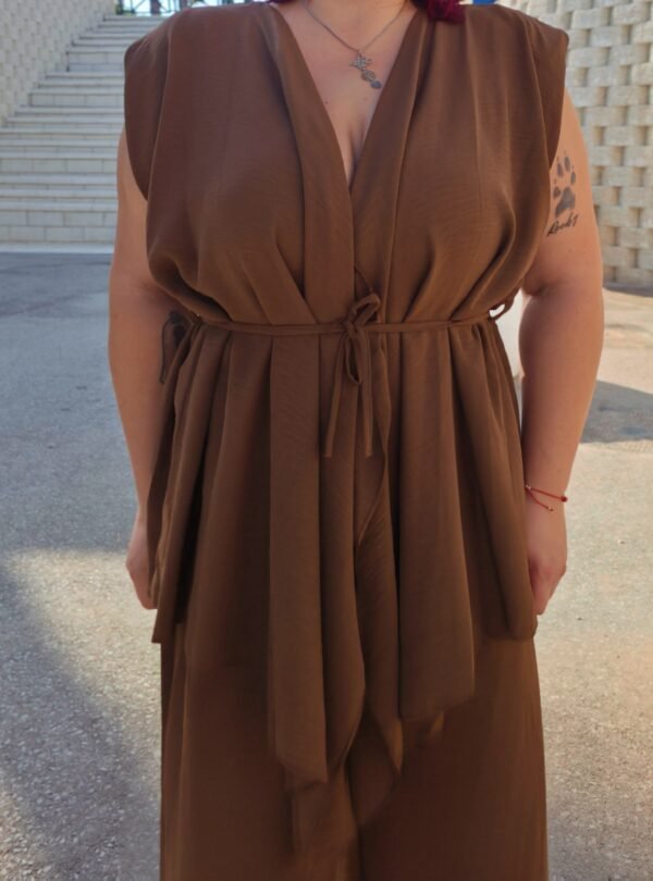 Conjunto pantalón palazo y blusa kimono color Marrón