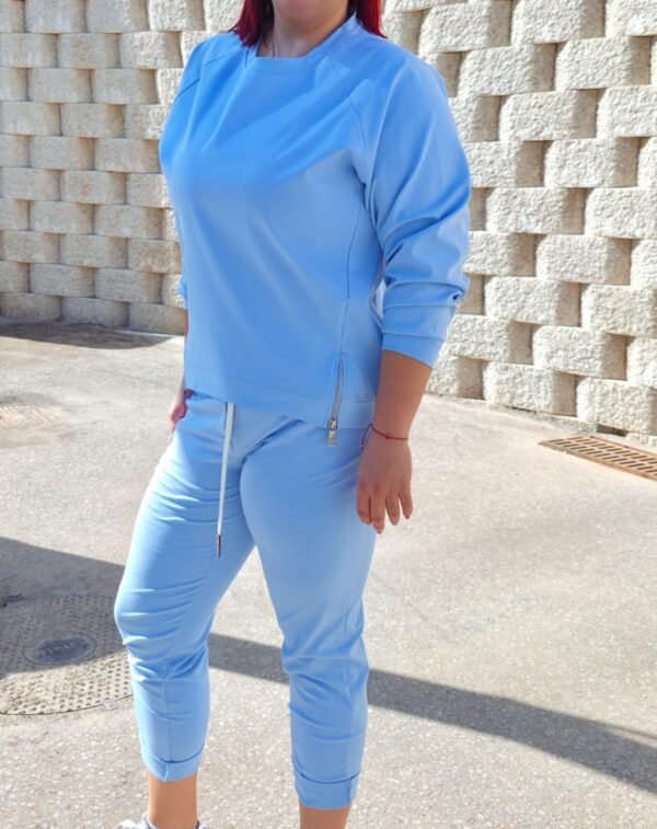 Conjunto sport pantalón tobillero azul bebé