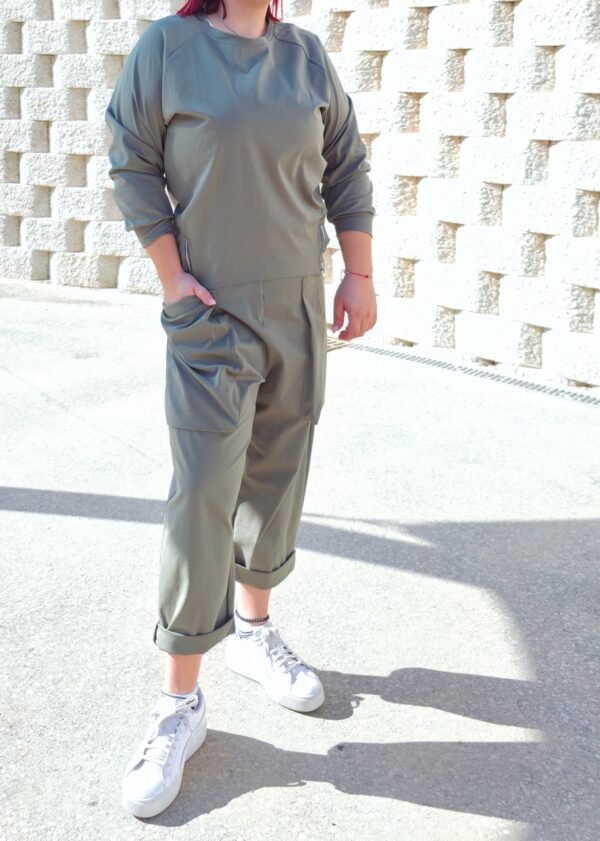 Conjunto sport pantalón tobillero verde caqui