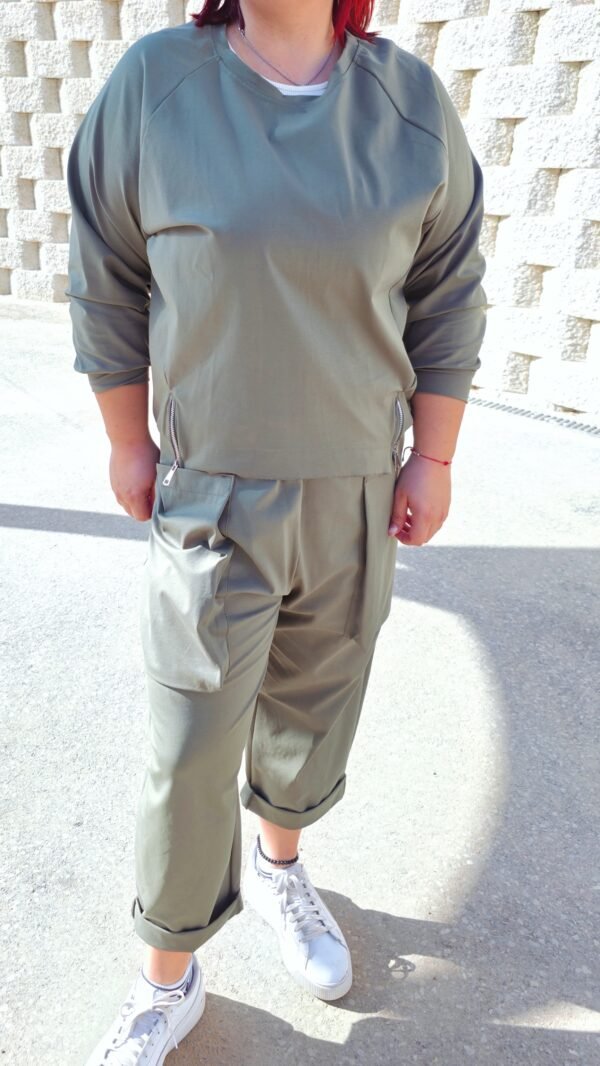 Conjunto sport pantalón tobillero verde caqui