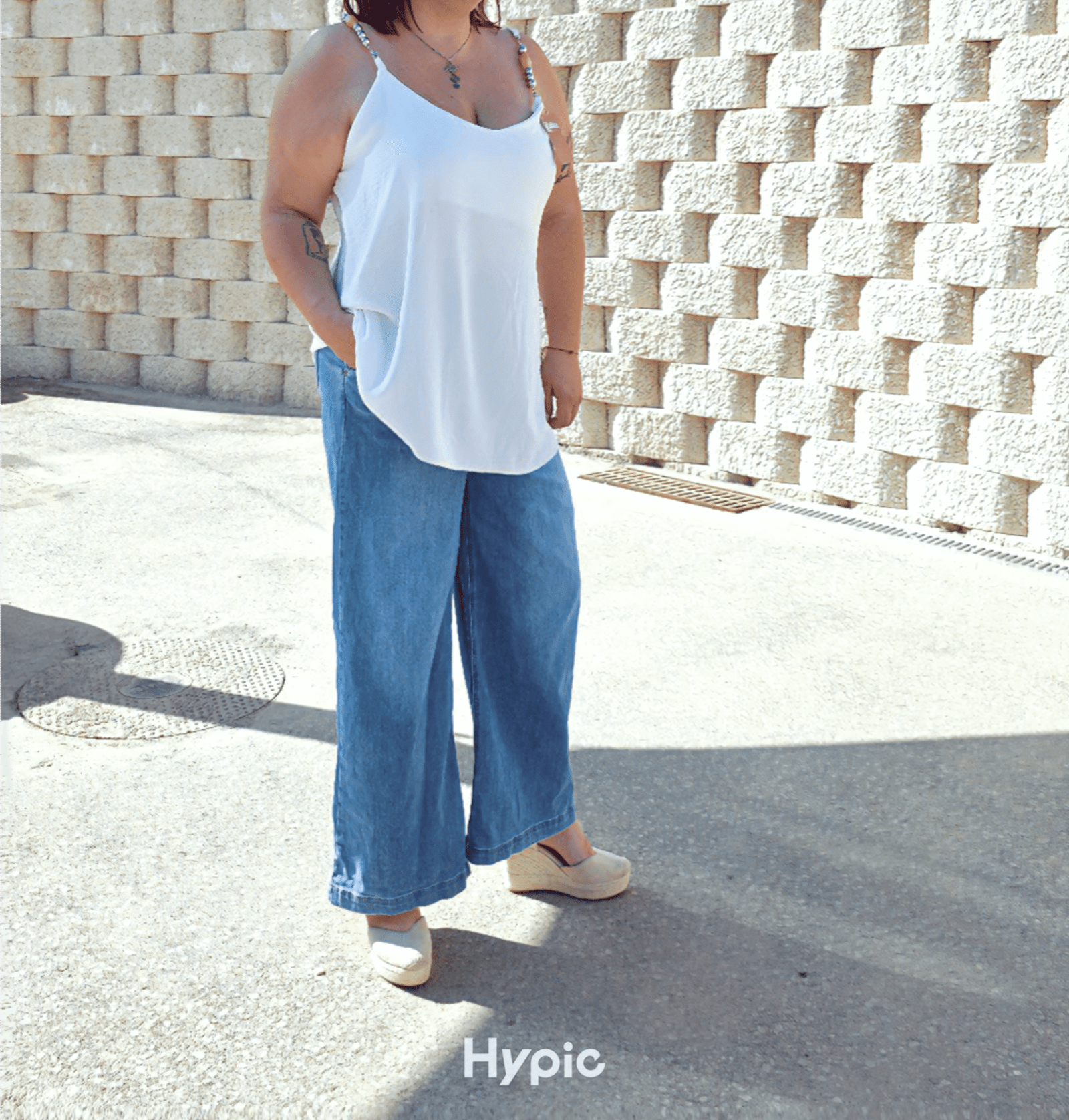 Blusa de tirantes con cuentas de piedras blanco