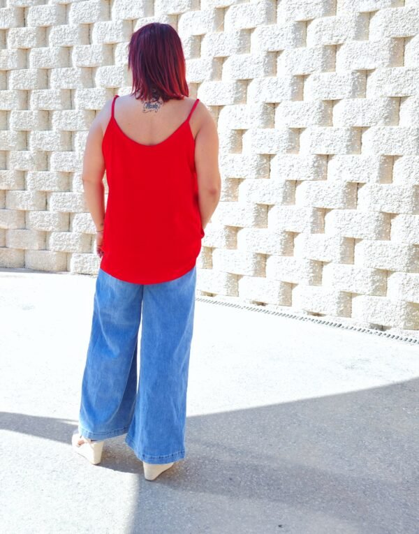 Blusa de tirantes con cuentas de piedras rojo