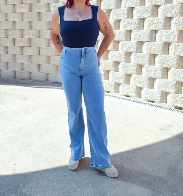 Vaquero largo, botones de brillantes