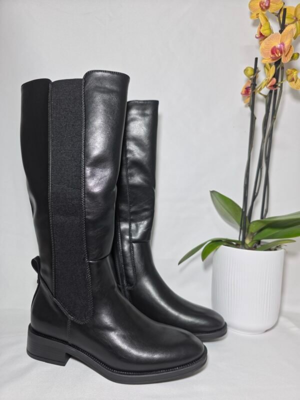 Bota alta Victoria color negro