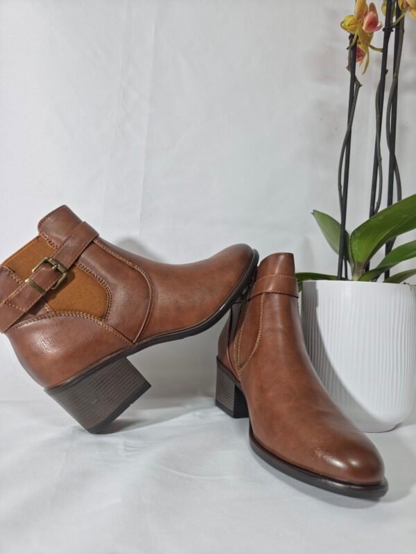 Botín Azahara color cuero