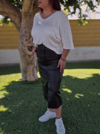 Falda corte recto, largo midi, color negro