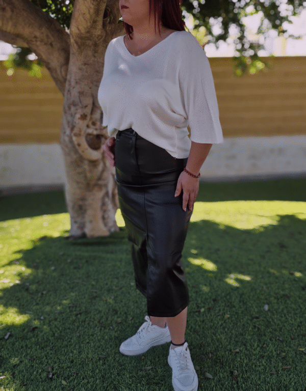 Falda corte recto, largo midi, color negro