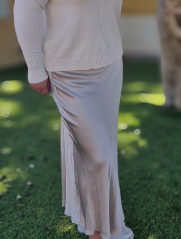 Falda midi satén, color perla