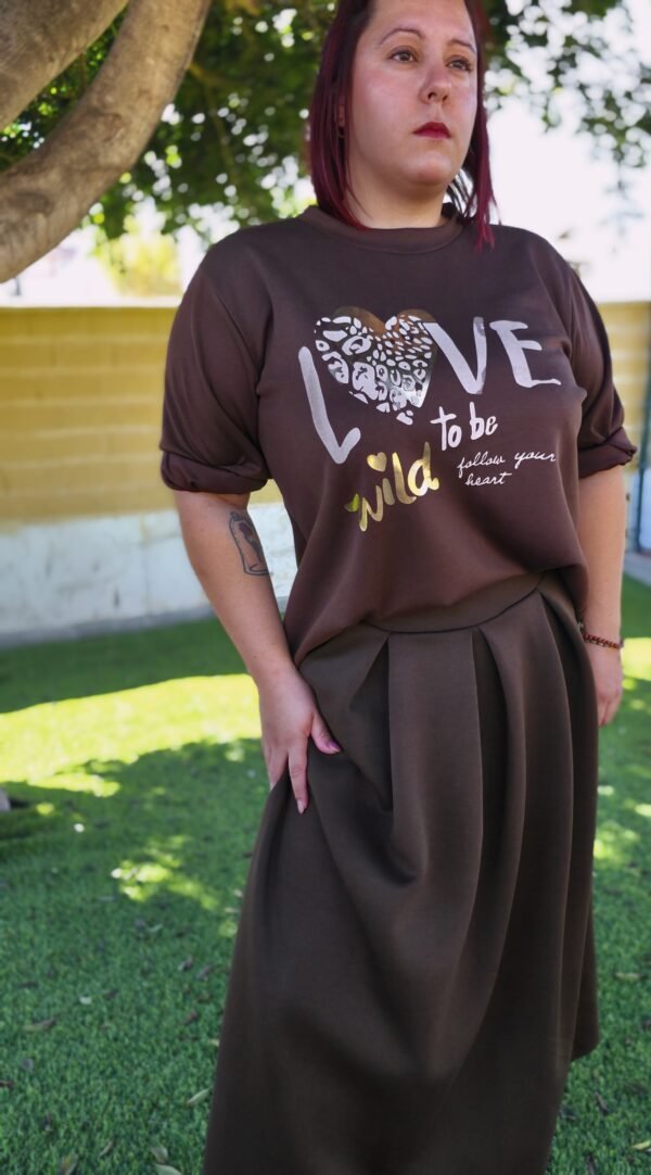 Falda larga con cinturón, color marrón chocolate