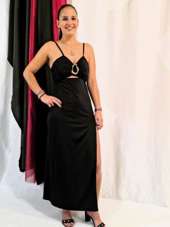 Vestido noche de fiesta, con broche dorado