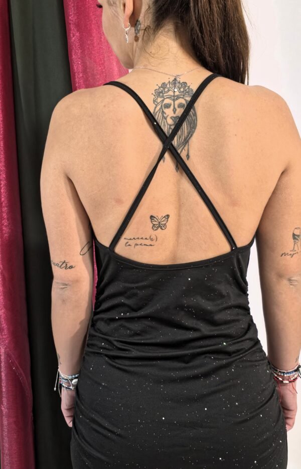 vestido fiesta negro corto tirantes cruzados7 Vestido noche de fiesta corto, color negro con brillos