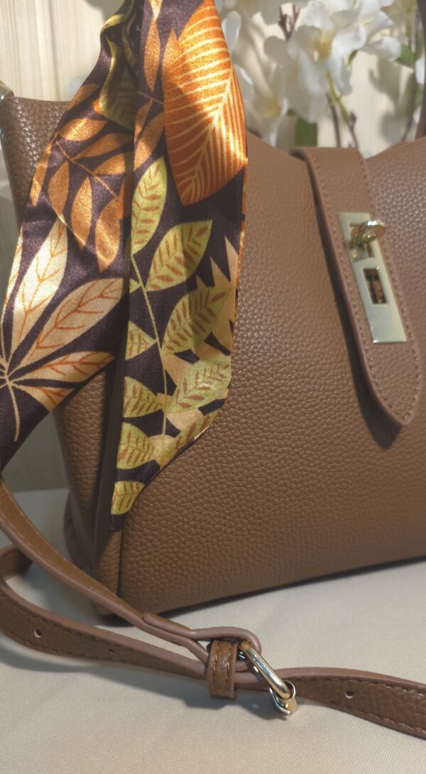 Bolso Marrón con pañuelo Atenas