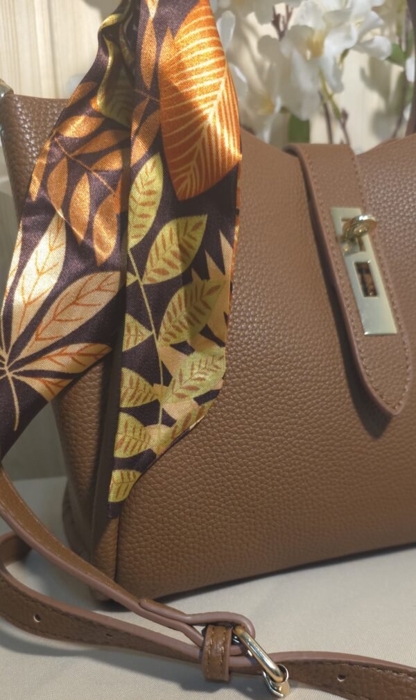 Bolso Marrón con pañuelo Atenas