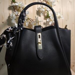 Bolso negro con pañuelo Atenas