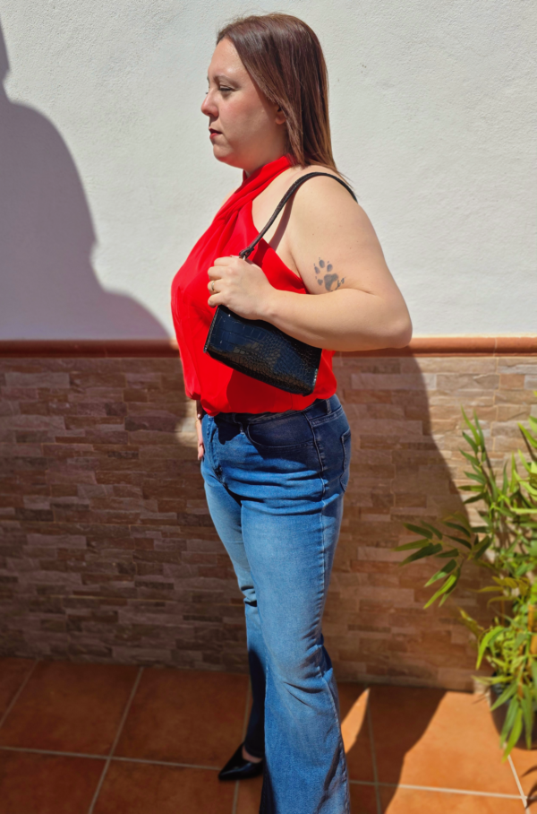 Blusa escote cruzado color Rojo