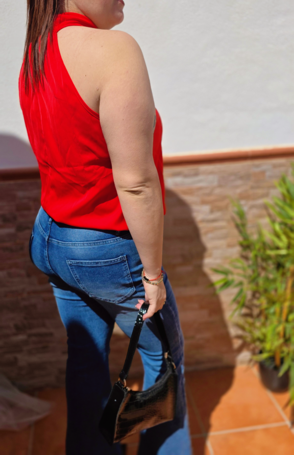 Blusa escote cruzado color Rojo