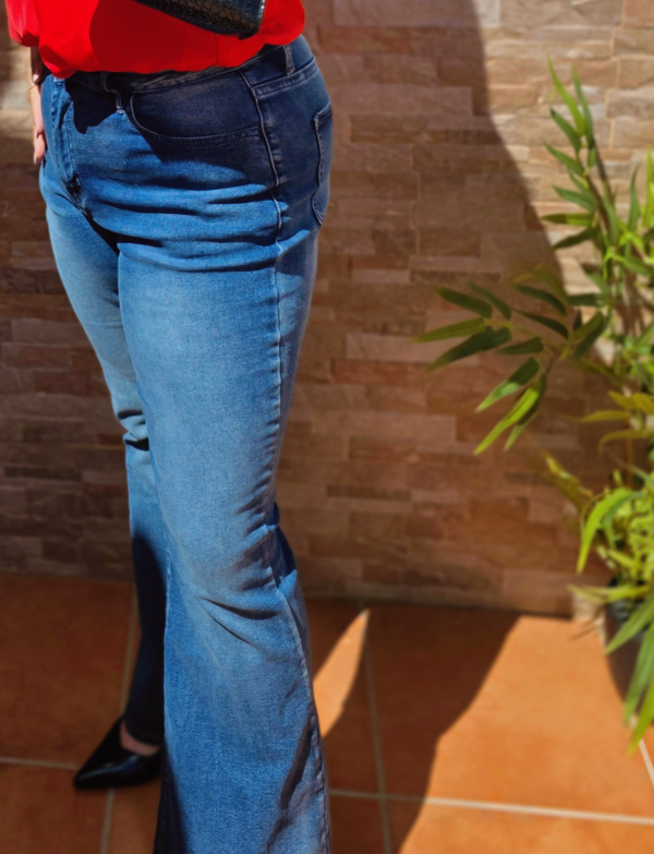 Pantalón vaquero de campana