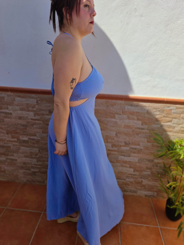 Vestido escote asimétrico color azul Celeste
